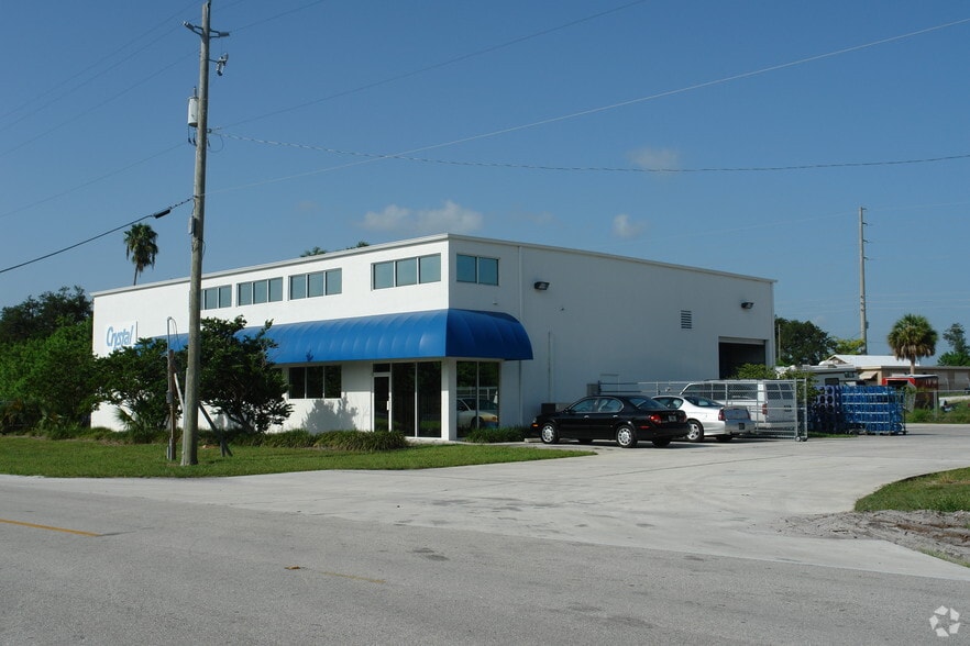 4205 N Old Dixie Hwy, Fort Pierce, FL for sale - Building Photo - Image 2 of 2