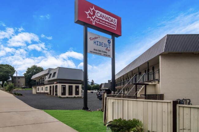 More details for 1390 Columbia St, Kamloops, BC - Hospitality for Sale