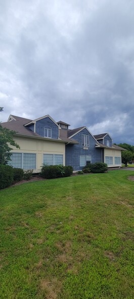 188 Main St, Monroe, CT à louer - Photo principale - Image 1 de 4