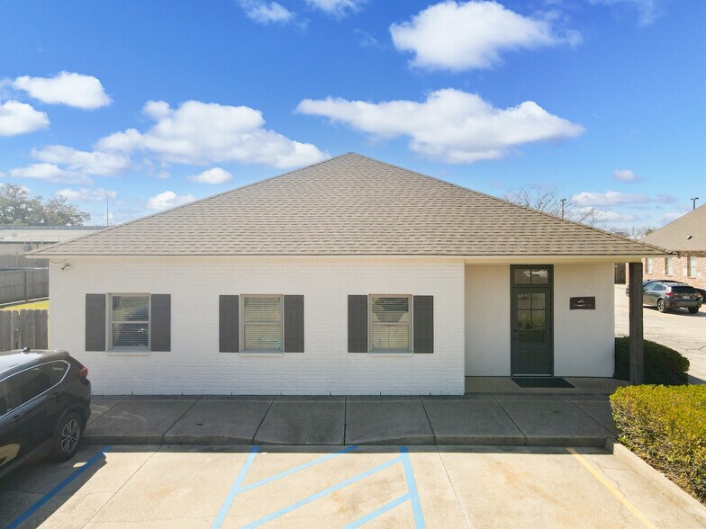 17505 Jefferson Hwy, Prairieville, LA à vendre - Photo du bâtiment - Image 2 de 21