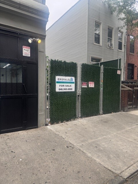 2407 Cambreleng ave, Bronx, NY for sale Building Photo- Image 1 of 3