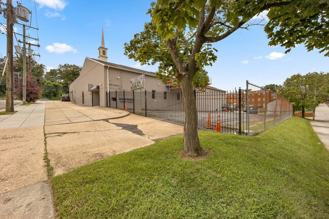 Plus de détails pour 441 Chaplin St SE, Washington, DC - Spécialité aux enchères