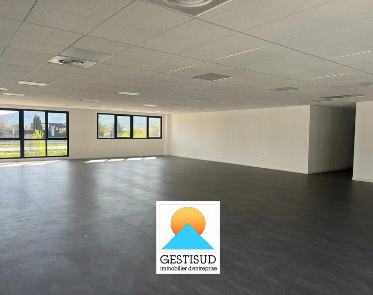 Bureau dans Aubagne à louer - Photo intérieure - Image 2 de 3