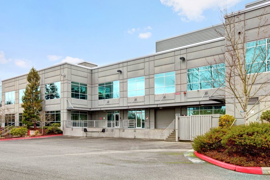 3830 Monte Villa Pky, Bothell, WA à louer - Photo du bâtiment - Image 2 de 9