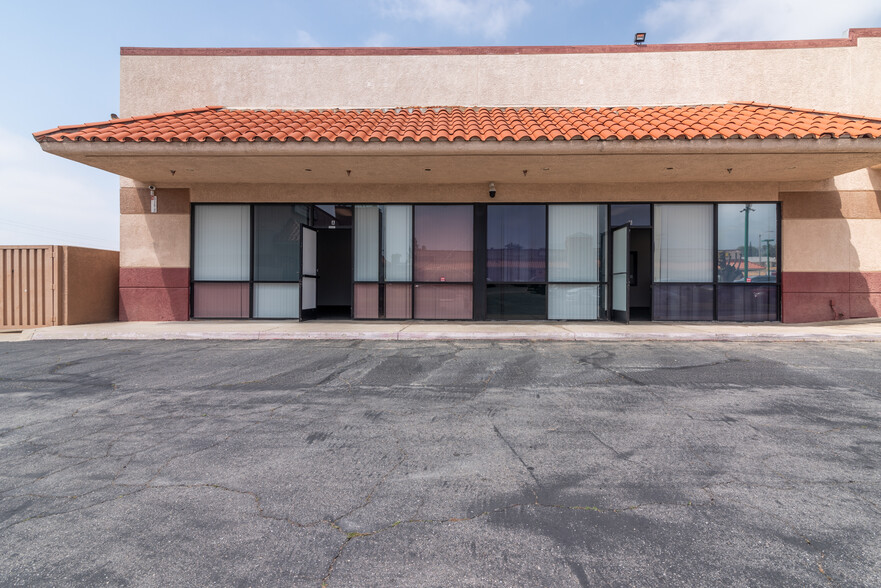 3505 Highland Ave, Highland, CA for lease - Building Photo - Image 2 of 4