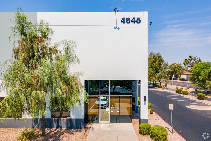 4645 W McDowell Rd, Phoenix, AZ à louer - Photo du bâtiment - Image 3 de 6