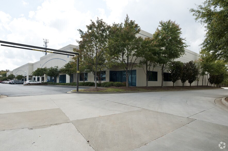 105 Forest Pky, Forest Park, GA for lease - Building Photo - Image 1 of 18