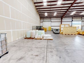 73-5627 Maiau St, Kailua Kona, HI for lease Interior Photo- Image 2 of 4