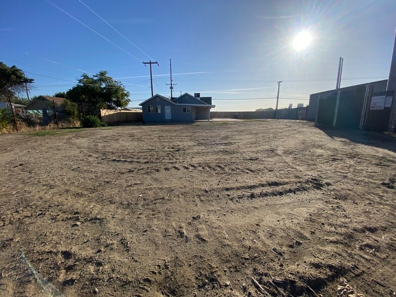 1679 S O St, Tulare, CA for sale - Building Photo - Image 3 of 44