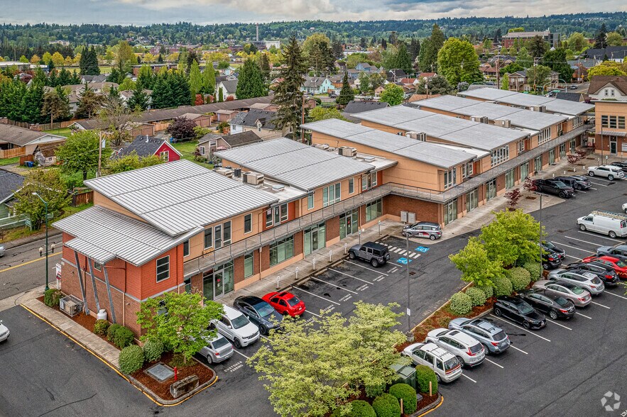 615 E Pioneer, Puyallup, WA à louer - Photo du bâtiment - Image 2 de 5