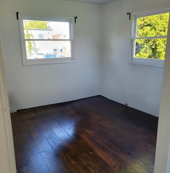 1915 SE Pershing St, Portland, OR à vendre - Photo du bâtiment - Image 3 de 7