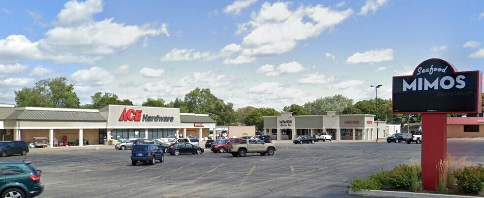 415-461 E Liberty St, Wauconda, IL for lease - Building Photo - Image 3 of 4