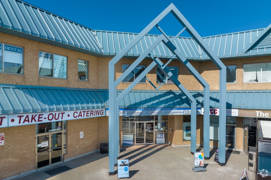 1136 Centre St, Vaughan, ON à louer - Photo du bâtiment - Image 3 de 5