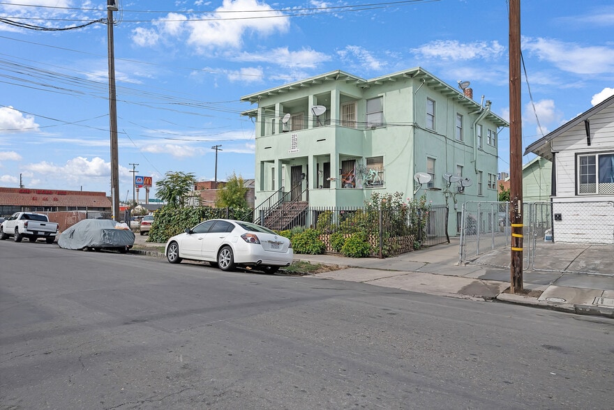 221 E Sonora St, Stockton, CA à vendre - Photo du bâtiment - Image 2 de 22