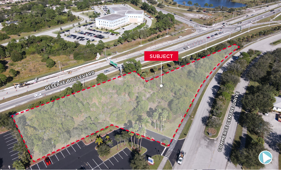 8540 Commerce Centre Drive Dr, Port Saint Lucie, FL à vendre - Photo du bâtiment - Image 2 de 6