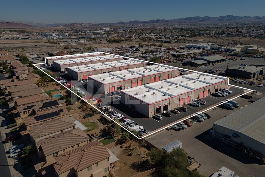 Desert Canyon Business Center portefeuille de 5 propriétés à vendre sur LoopNet.ca - Photo du bâtiment - Image 2 de 16