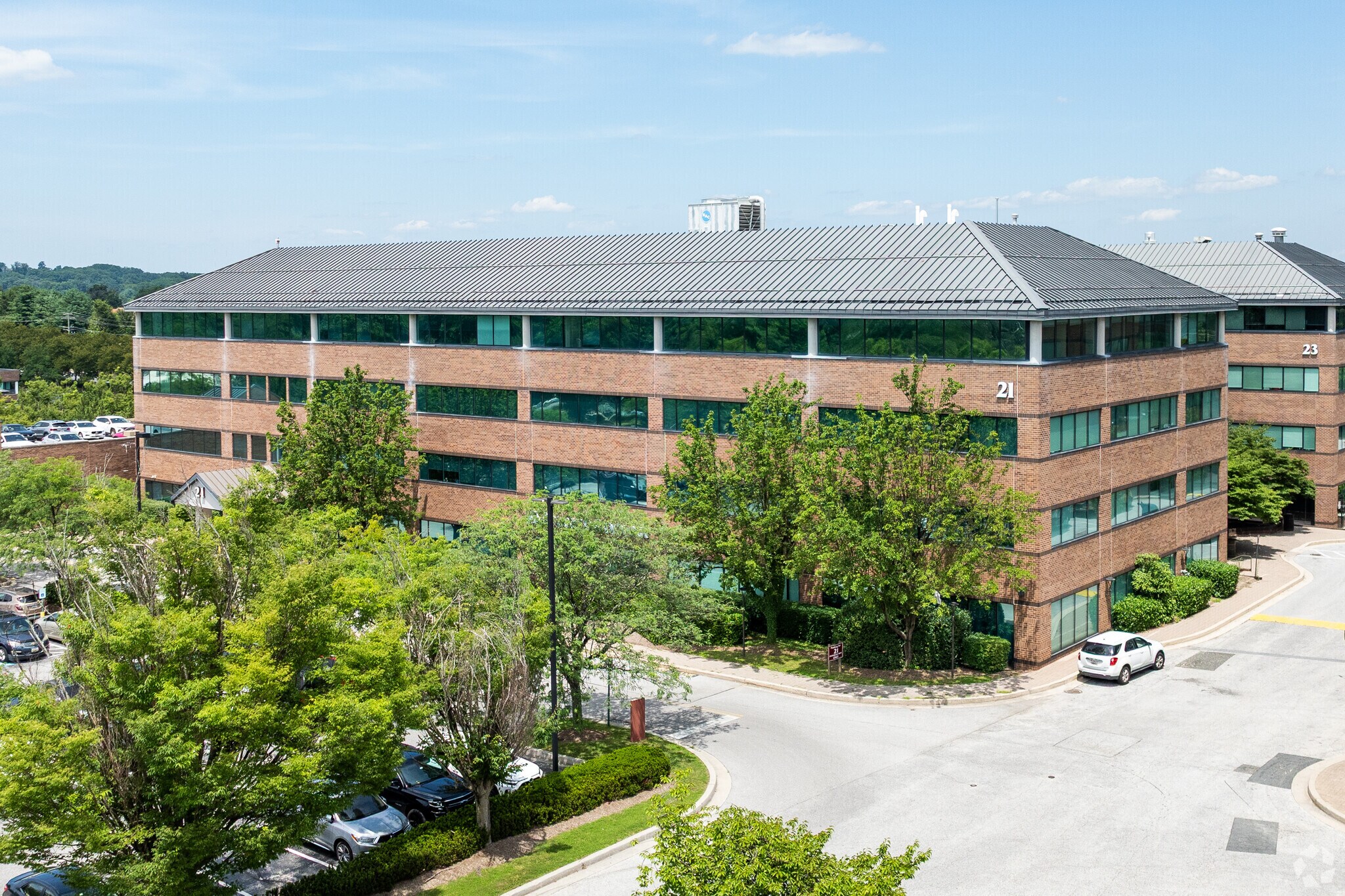 21 Crossroads Dr, Owings Mills, MD for lease Primary Photo- Image 1 of 6