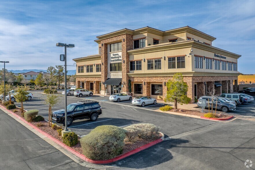 11920 Southern Highlands Pky, Las Vegas, NV à louer - Photo du bâtiment - Image 2 de 4