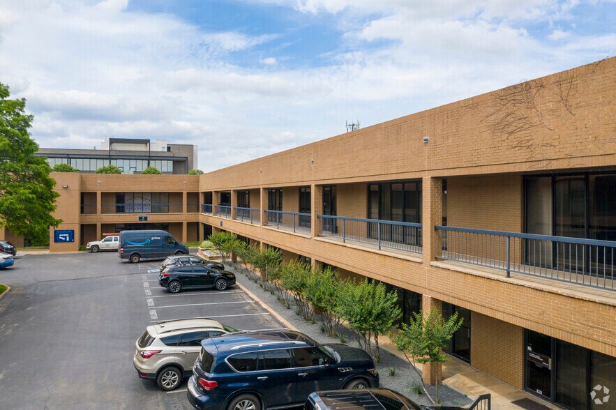 1000 W Wilshire Blvd, Oklahoma City, OK à louer - Photo du bâtiment - Image 1 de 20