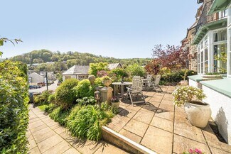 Plus de détails pour 27 Lee Rd, Lynton - Services hôteliers à vendre