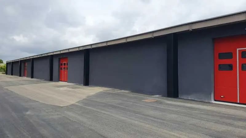 Flex in Coignières for lease - Building Photo - Image 1 of 7