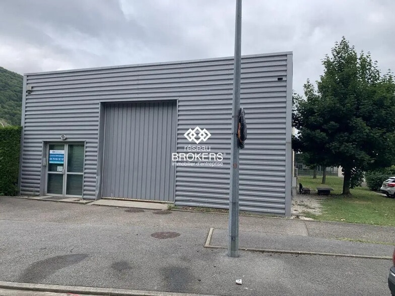 Flex in Seyssinet-Pariset for lease - Building Photo - Image 1 of 10