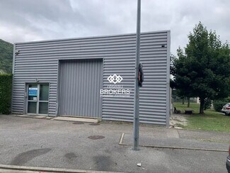 Plus de détails pour Local d'activités à louer