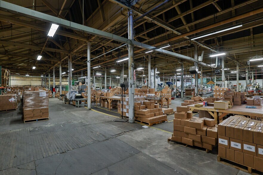 100 E Diamond Ave, Hazleton, PA à louer - Photo intérieure - Image 2 de 28