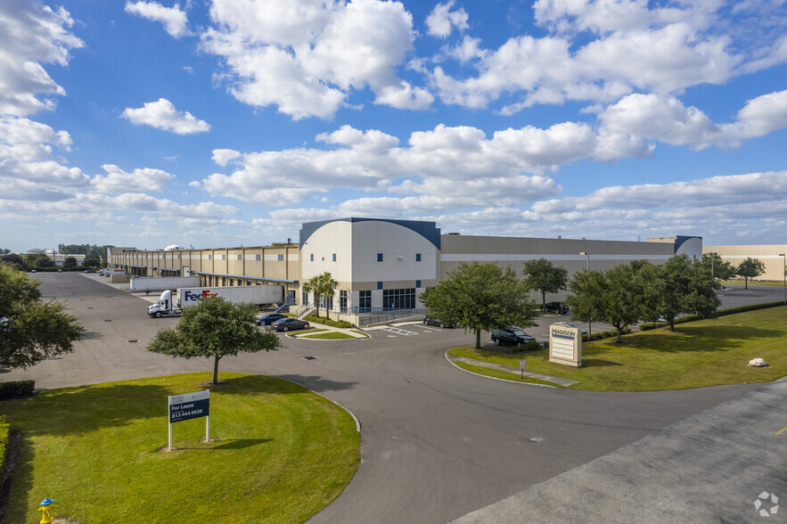 4531-4561 Madison Industrial Ln, Tampa, FL à louer - Photo du b timent - Image 2 de 9