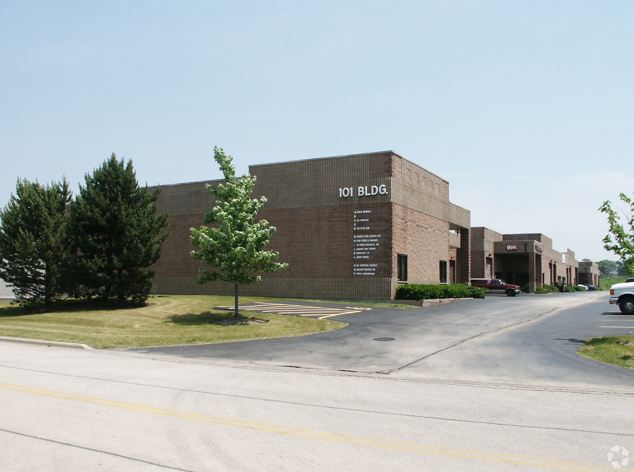 101 Ambrogio Dr, Gurnee, IL for lease Primary Photo- Image 1 of 5