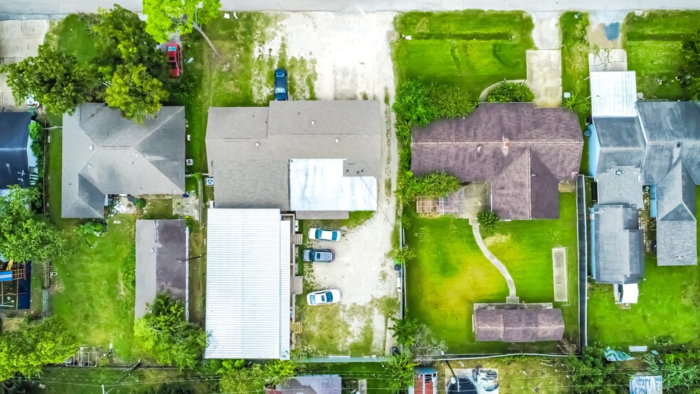 4407 Continental Dr, Houston, TX for sale - Building Photo - Image 1 of 9