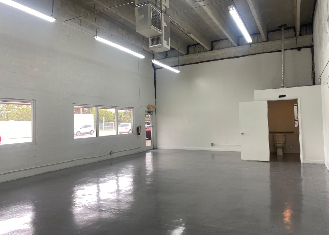 3501-3531 NW 19th St, Fort Lauderdale, FL à louer Photo intérieure- Image 1 de 4