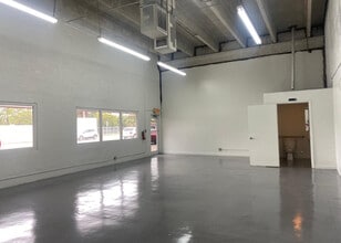 3501-3531 NW 19th St, Fort Lauderdale, FL à louer Photo intérieure- Image 1 de 4