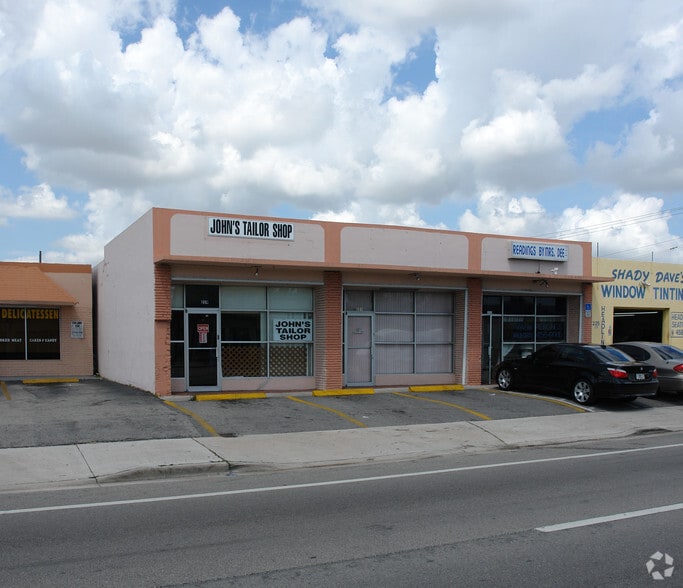 219-225 N Federal Hwy, Hallandale Beach, FL for lease - Building Photo - Image 3 of 8