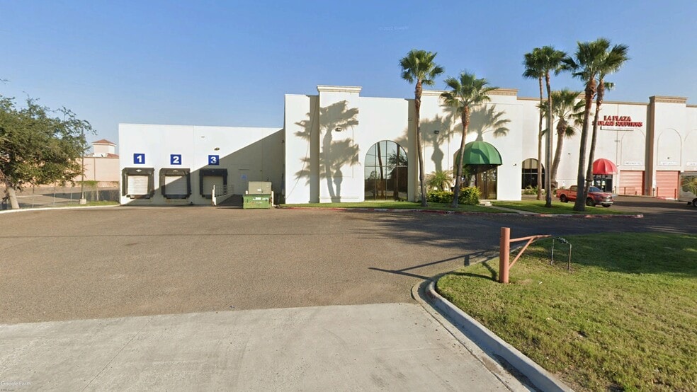 1821 S Bicentennial Blvd, McAllen, TX for lease - Building Photo - Image 1 of 5