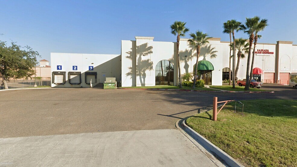 1821 S Bicentennial Blvd, McAllen, TX à louer - Photo du bâtiment - Image 1 de 5