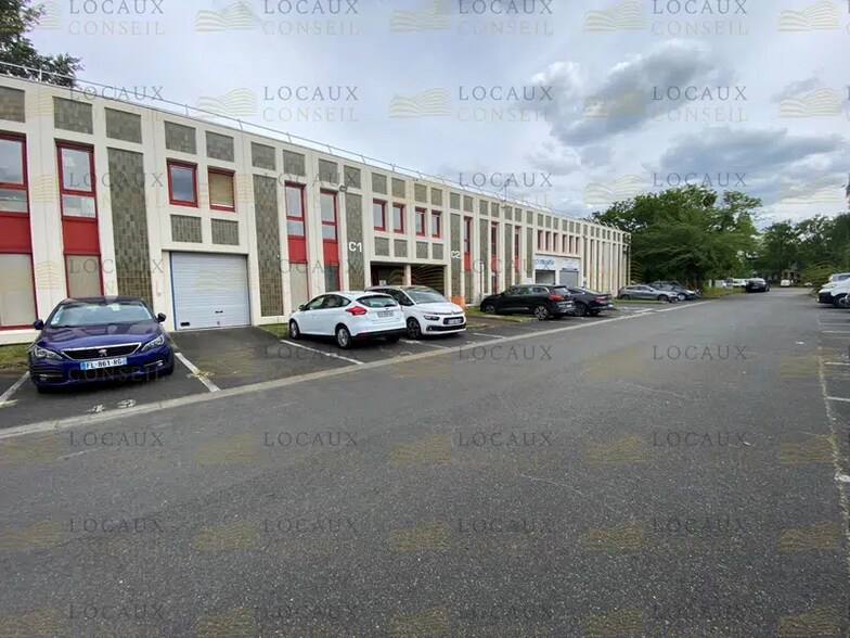 4 Avenue Du Gros Chene, Éragny à louer - Photo principale - Image 1 de 1