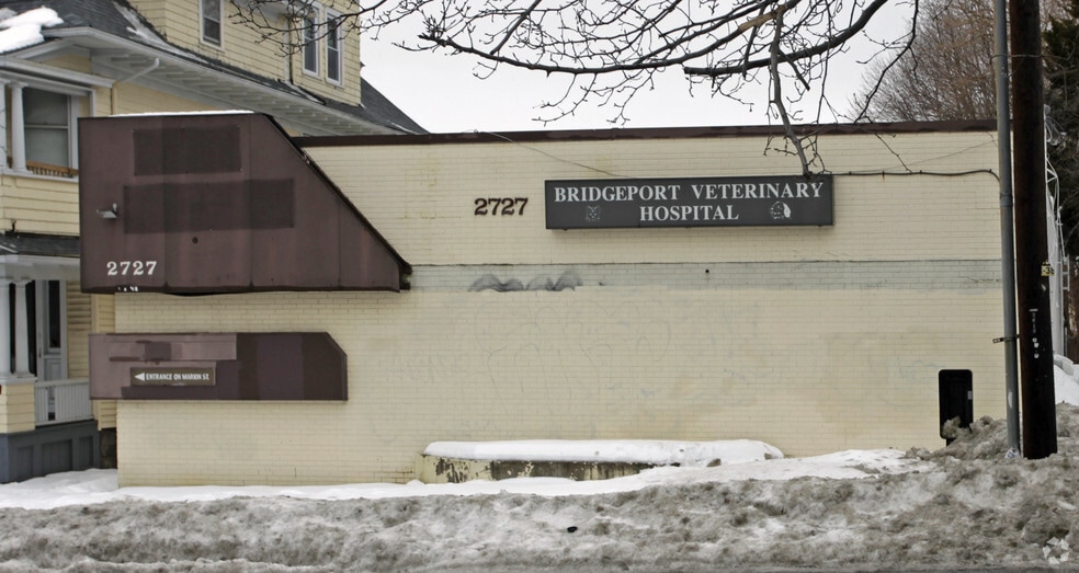 2727 Main St, Bridgeport, CT à louer - Photo du bâtiment - Image 3 de 3