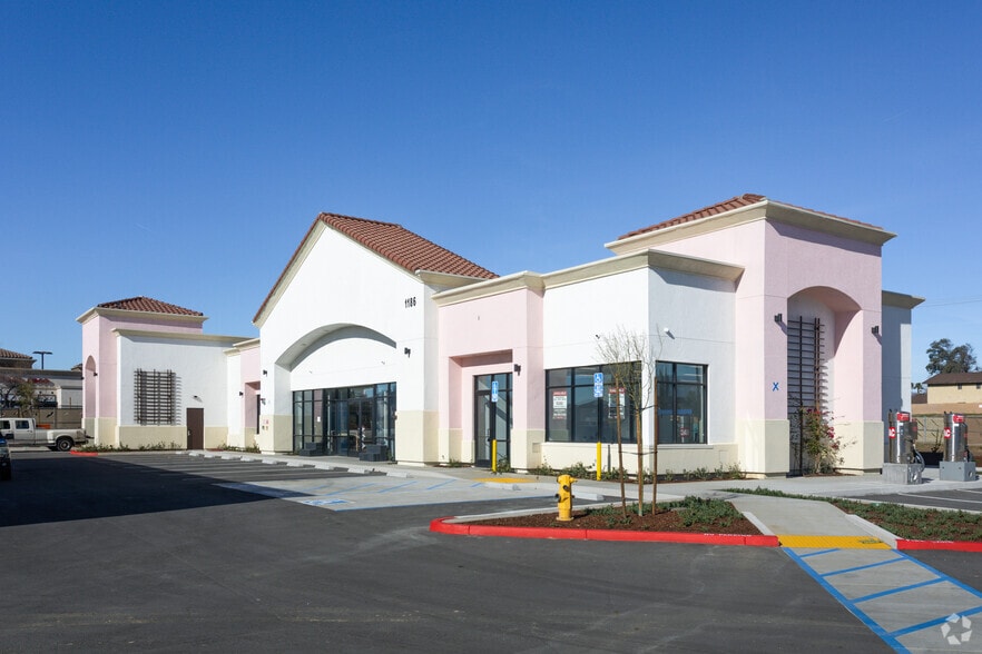 1186 W Foothill Blvd, Rialto, CA for sale - Primary Photo - Image 1 of 6