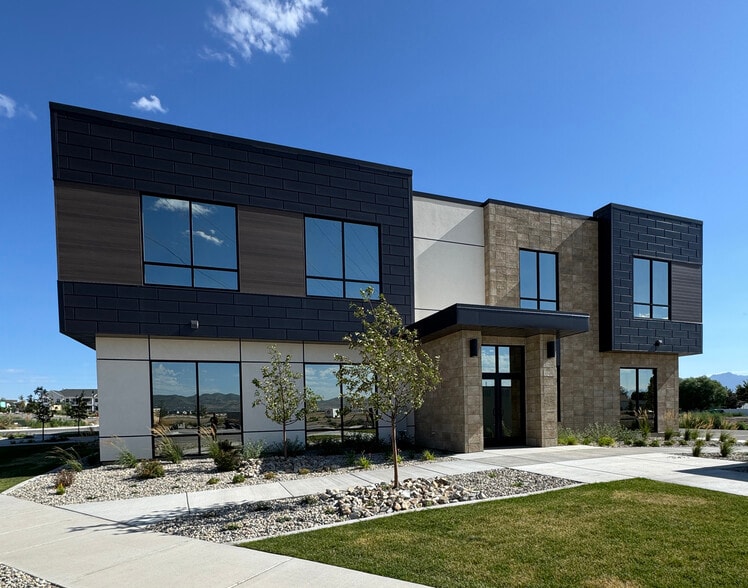 5089 W 11800 S, Herriman, UT à vendre - Photo du bâtiment - Image 3 de 8