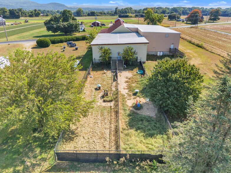 203 Long Plain Rd, Whately, MA à vendre - Photo du bâtiment - Image 3 de 62