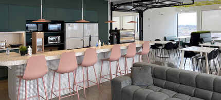 9300-9340 Boul Saint-Laurent, Montréal, QC à louer Photo intérieure- Image 2 de 5