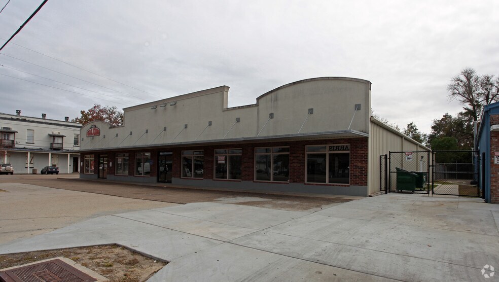 207 W Pine St, Ponchatoula, LA à louer - Photo principale - Image 1 de 10