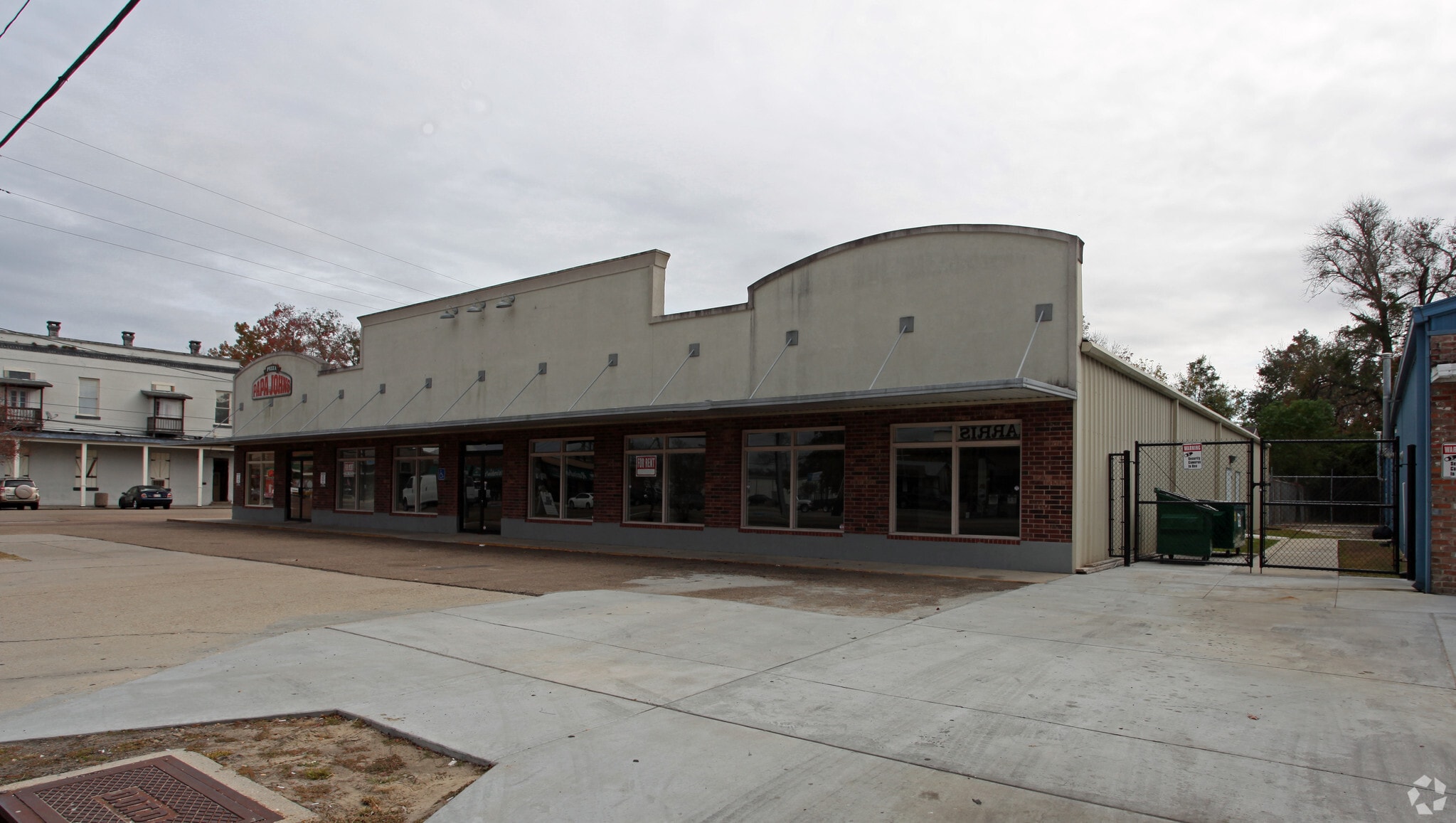 207 W Pine St, Ponchatoula, LA for lease Primary Photo- Image 1 of 11