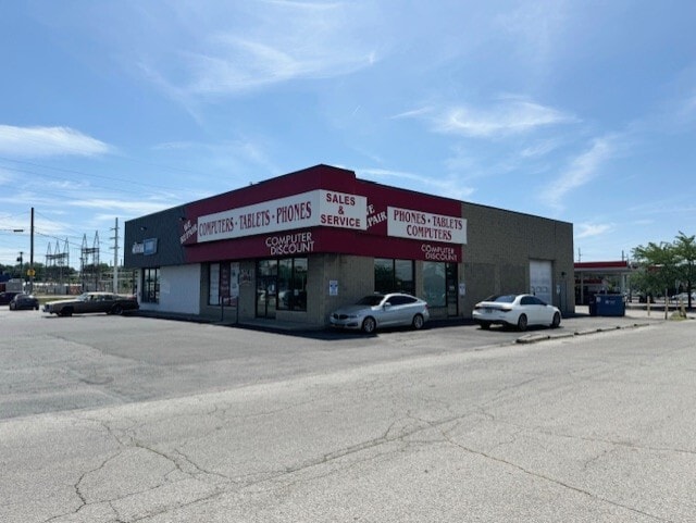 1703 W Laskey Rd, Toledo, OH à louer - Photo du bâtiment - Image 3 de 3