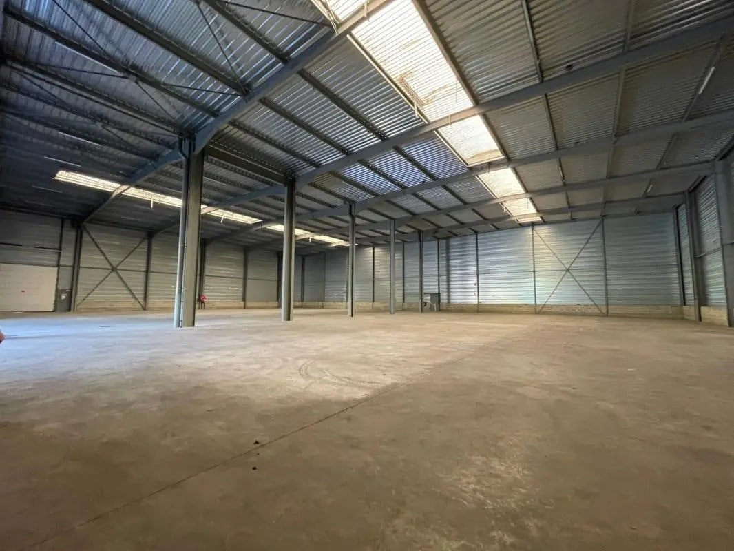 Flex in Vitry-sur-Seine for lease Building Photo- Image 1 of 1