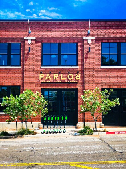 7 NE 6th St, Oklahoma City, OK à louer - Photo du bâtiment - Image 2 de 6