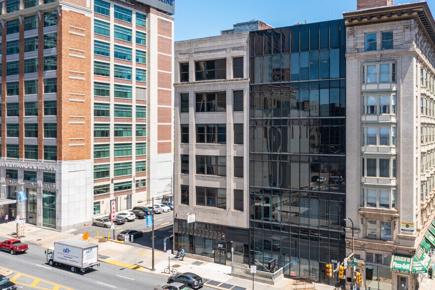 205 N Broad St, Philadelphia, PA à louer - Photo du bâtiment - Image 2 de 30
