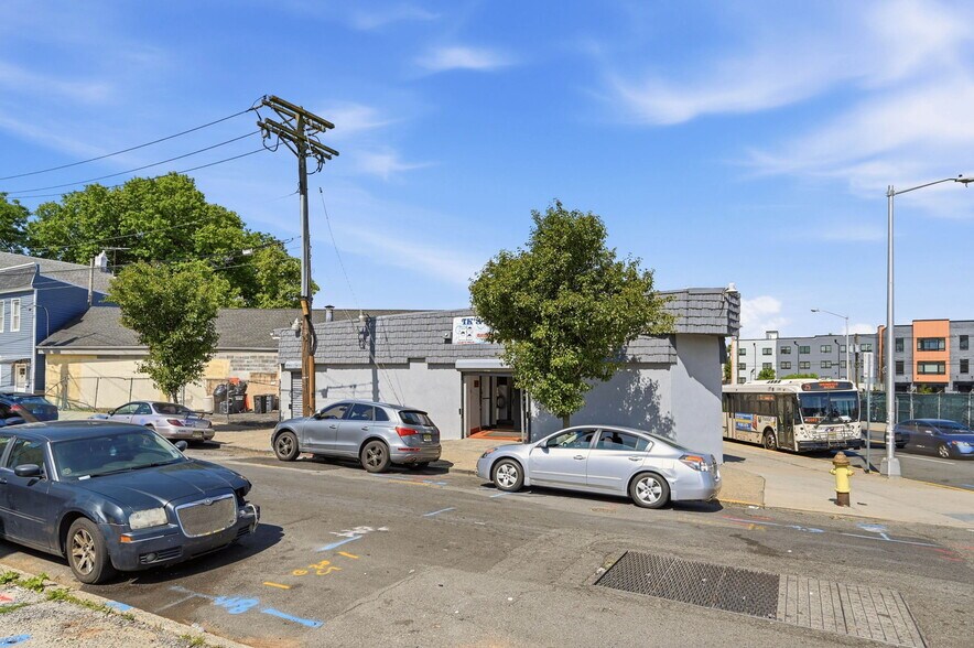 625-627 Springfield Ave, Newark, NJ à vendre - Photo du bâtiment - Image 3 de 33
