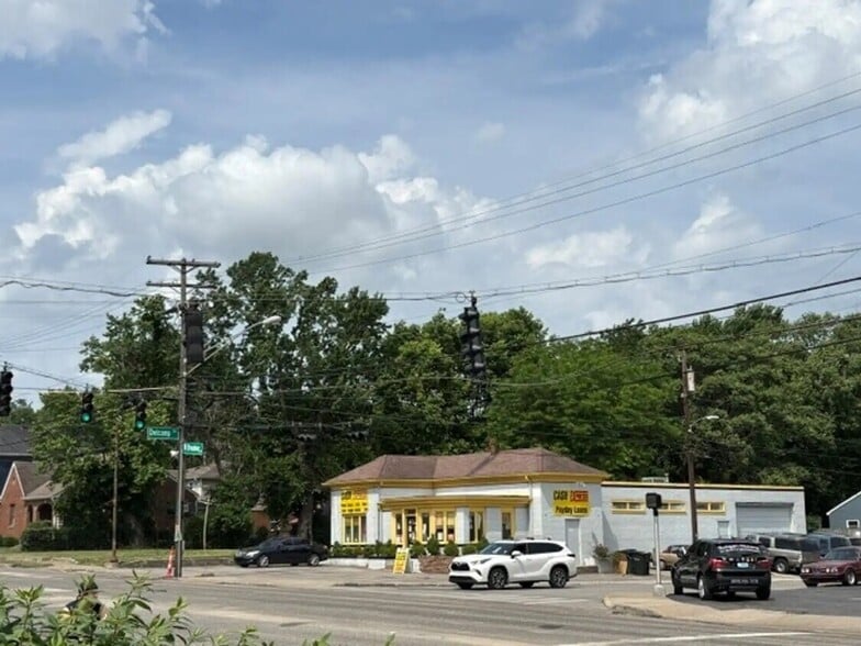 671 N Broadway, Lexington, KY for sale - Building Photo - Image 2 of 5